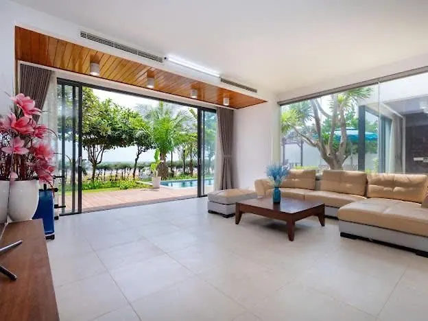 Villa D6 Private - In Gret Location Front Of The Sea Vung Tau